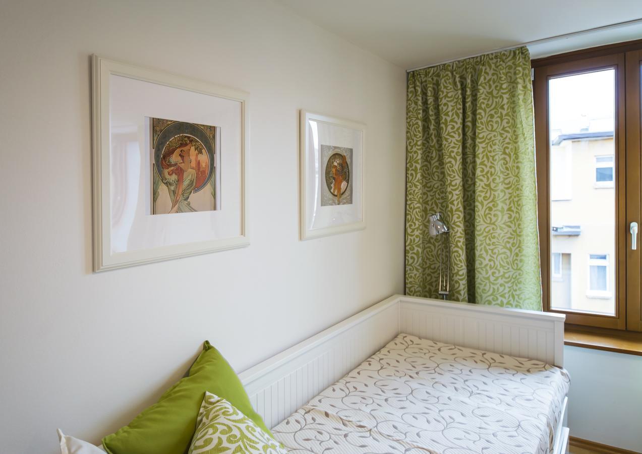 Modern Apartment Charvatova Prague Exterior photo