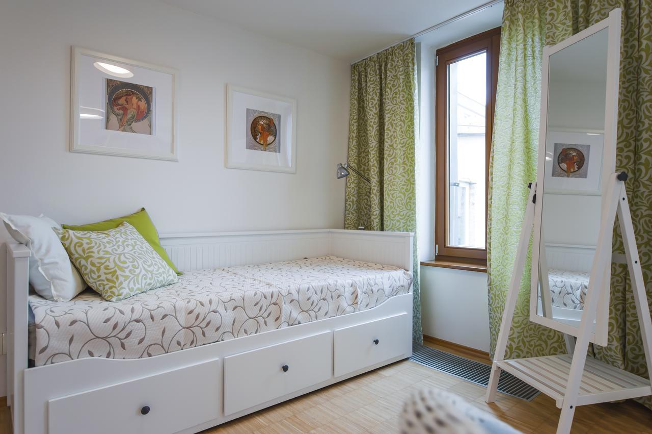 Modern Apartment Charvatova Prague Exterior photo