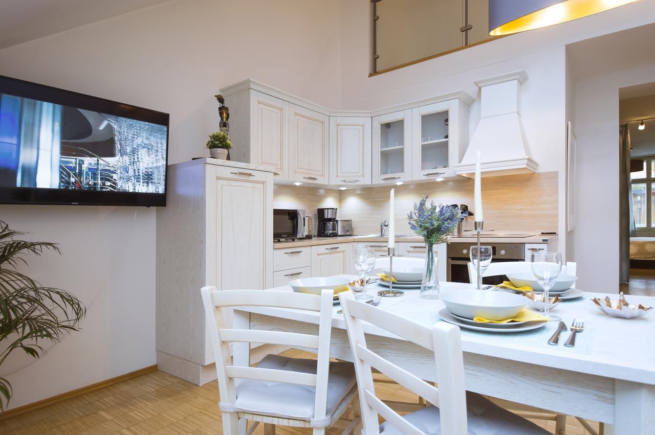 Modern Apartment Charvatova Prague Exterior photo
