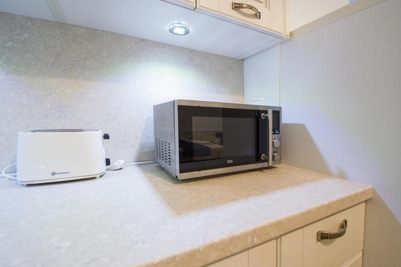 Modern Apartment Charvatova Prague Exterior photo